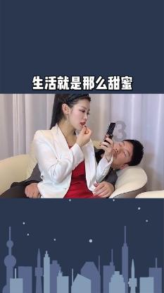 南登杜陵上，北望五陵间。秋水明落日，流光灭远山