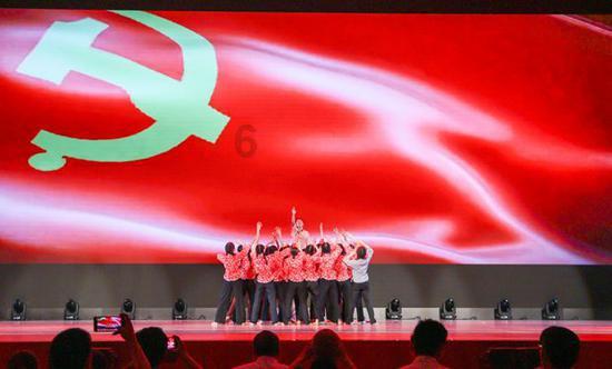 《搜救》惨败，甄子丹3部新片来了，一部成本超2亿，跟谢苗合作
